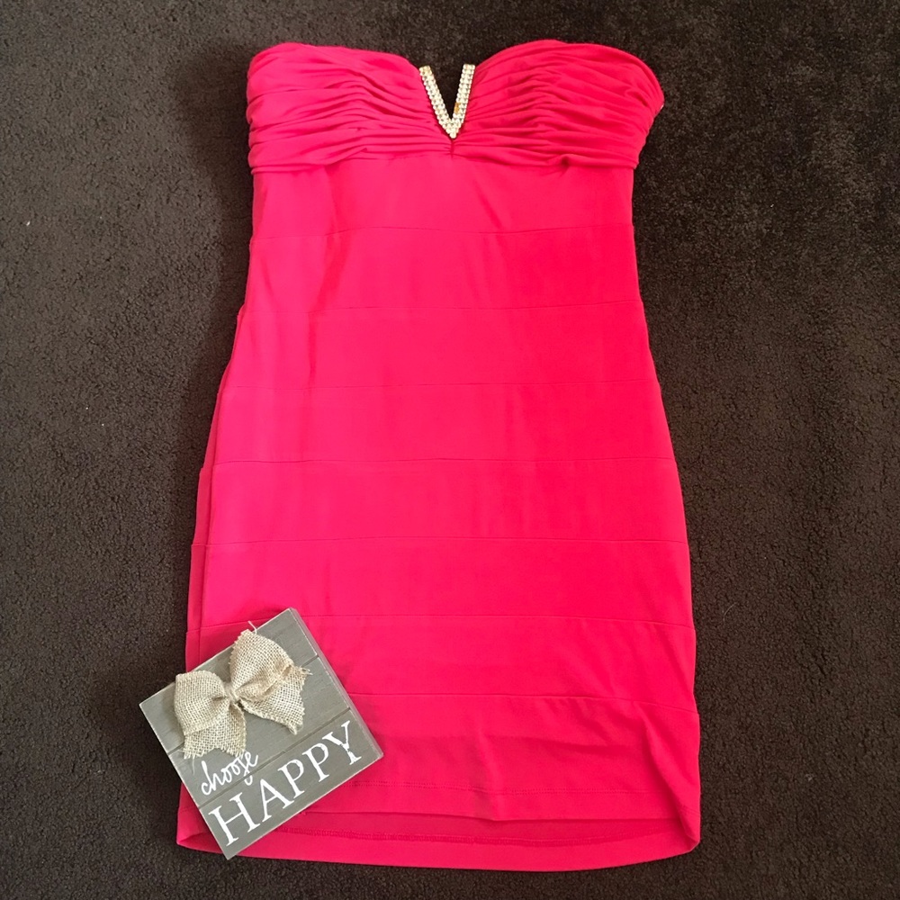 Women’s sexy strapless body con dress